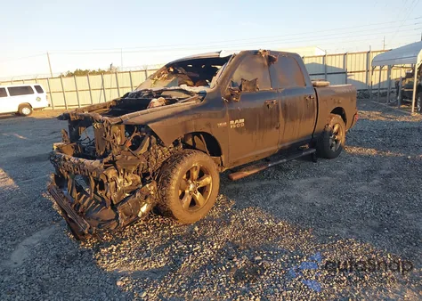 2015 Ram 1500 Express z USA, uszkodzony, nr VIN 3C6RR7KT2FG699799